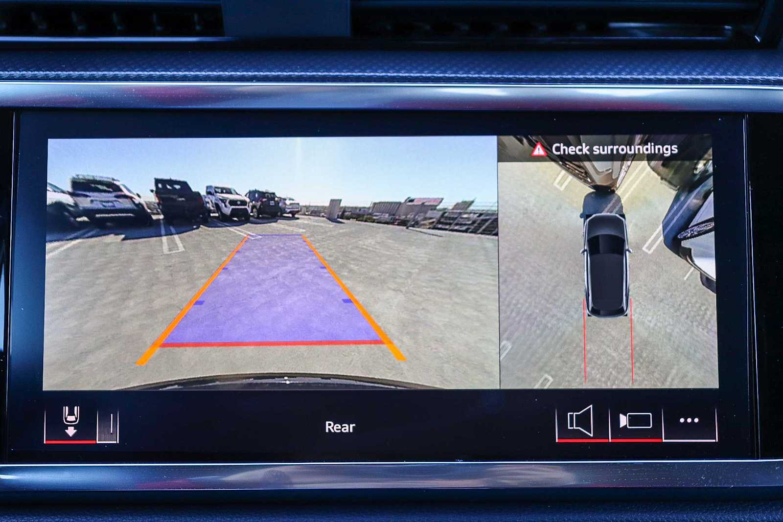 Thumbnail: 2025 Audi Q3 - 35