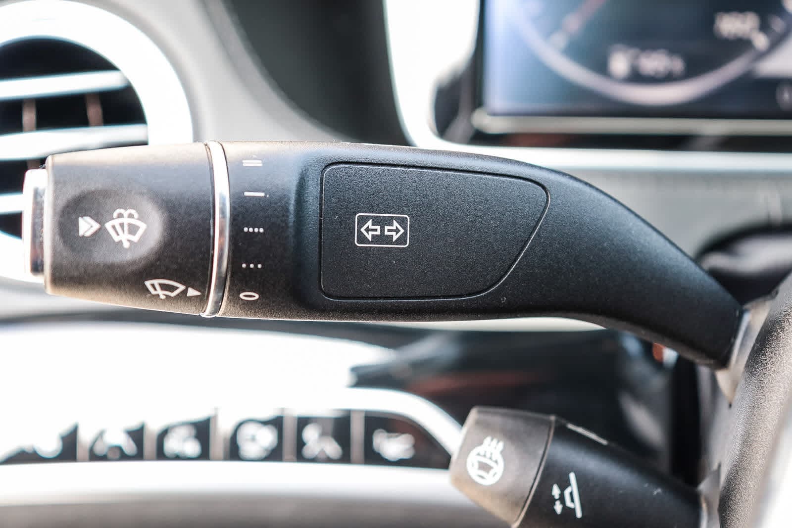 Thumbnail: 2016 Mercedes-Benz S-Class - 35