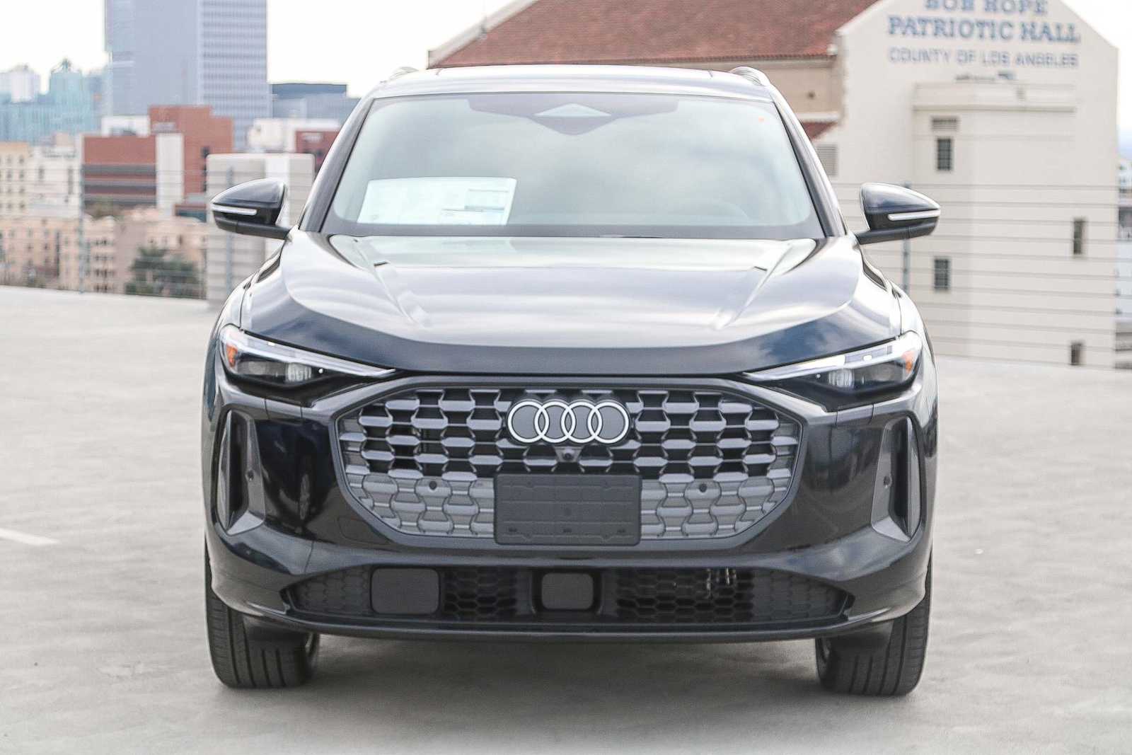 Thumbnail: 2025 Audi Q5 - 2