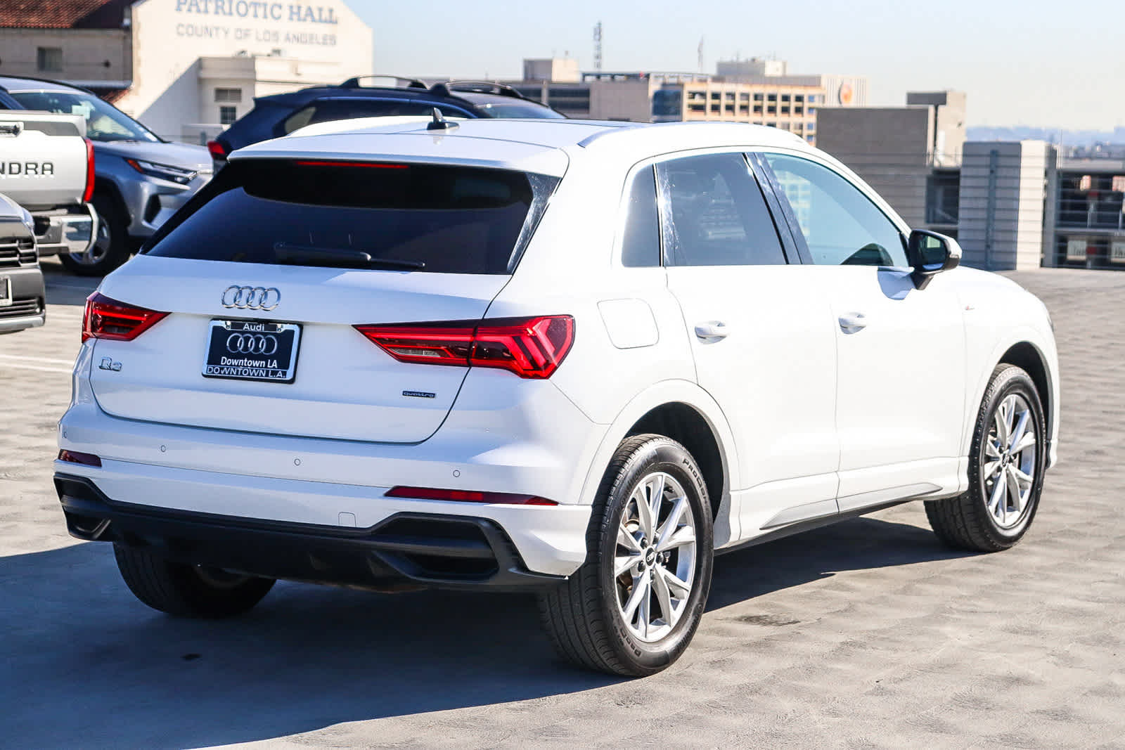Thumbnail: 2022 Audi Q3 - 4