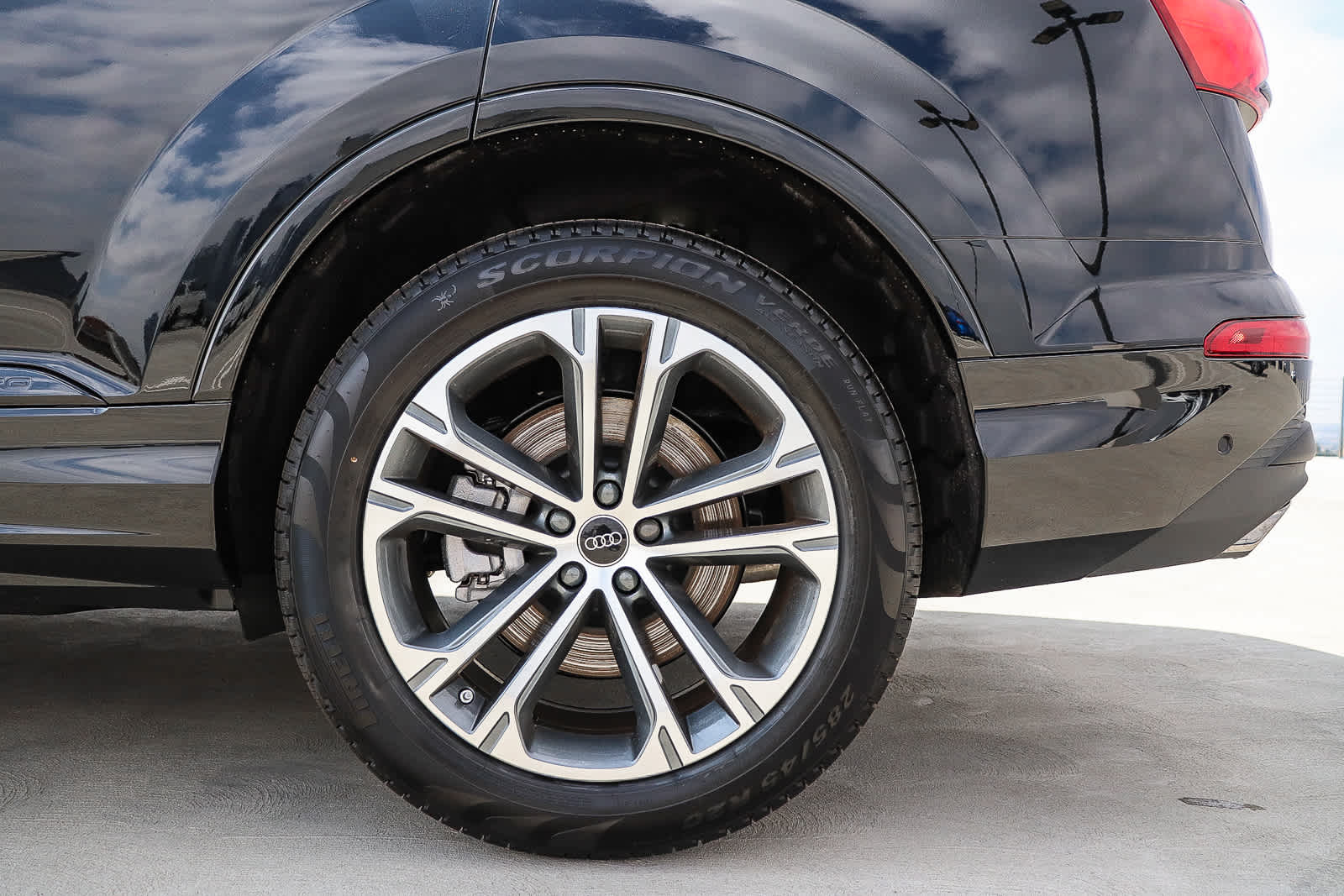 Thumbnail: 2026 Audi Q7 - 13
