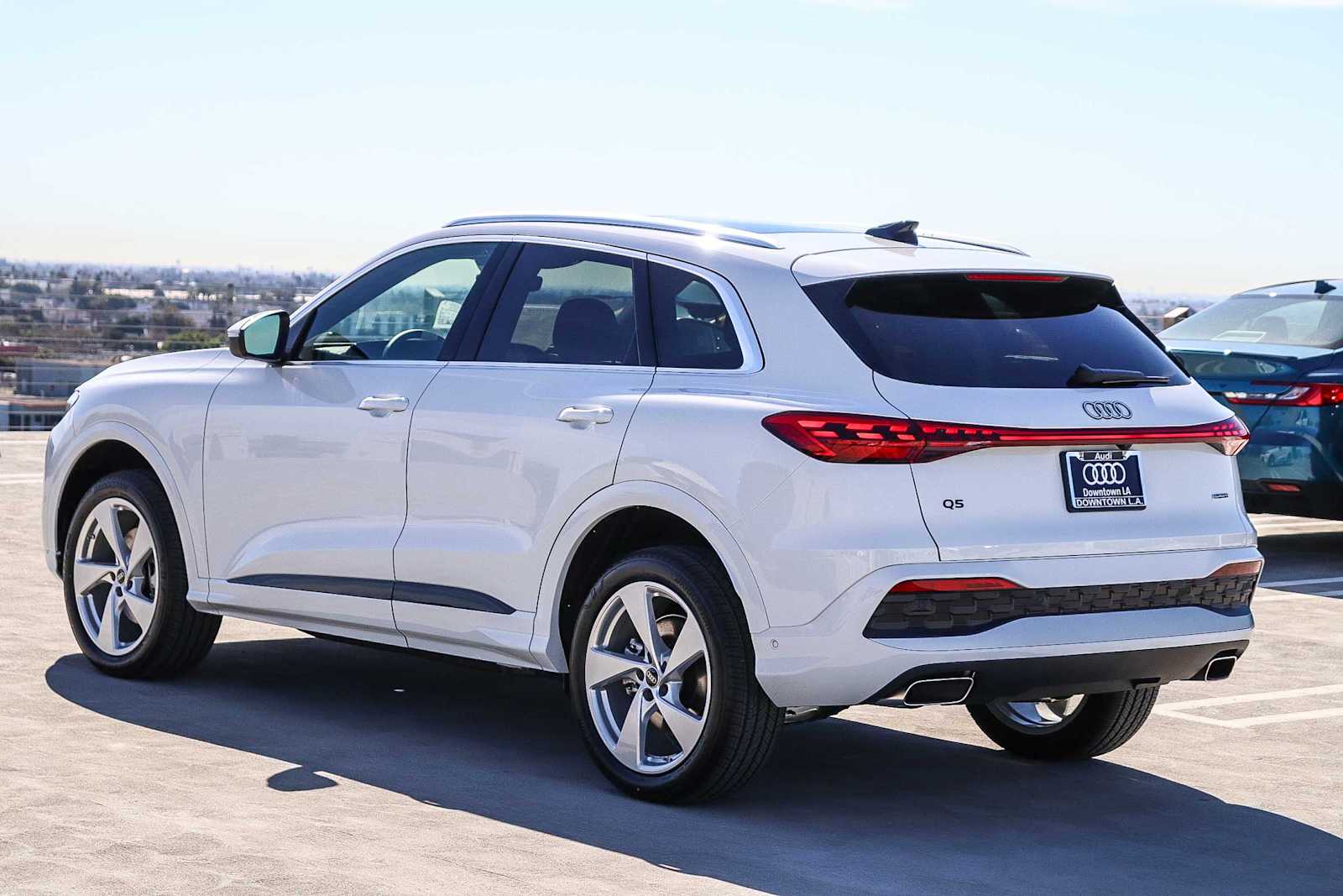 Thumbnail: 2025 Audi Q5 - 6