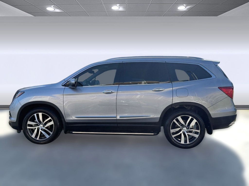 2018 Honda Pilot Touring photo 2