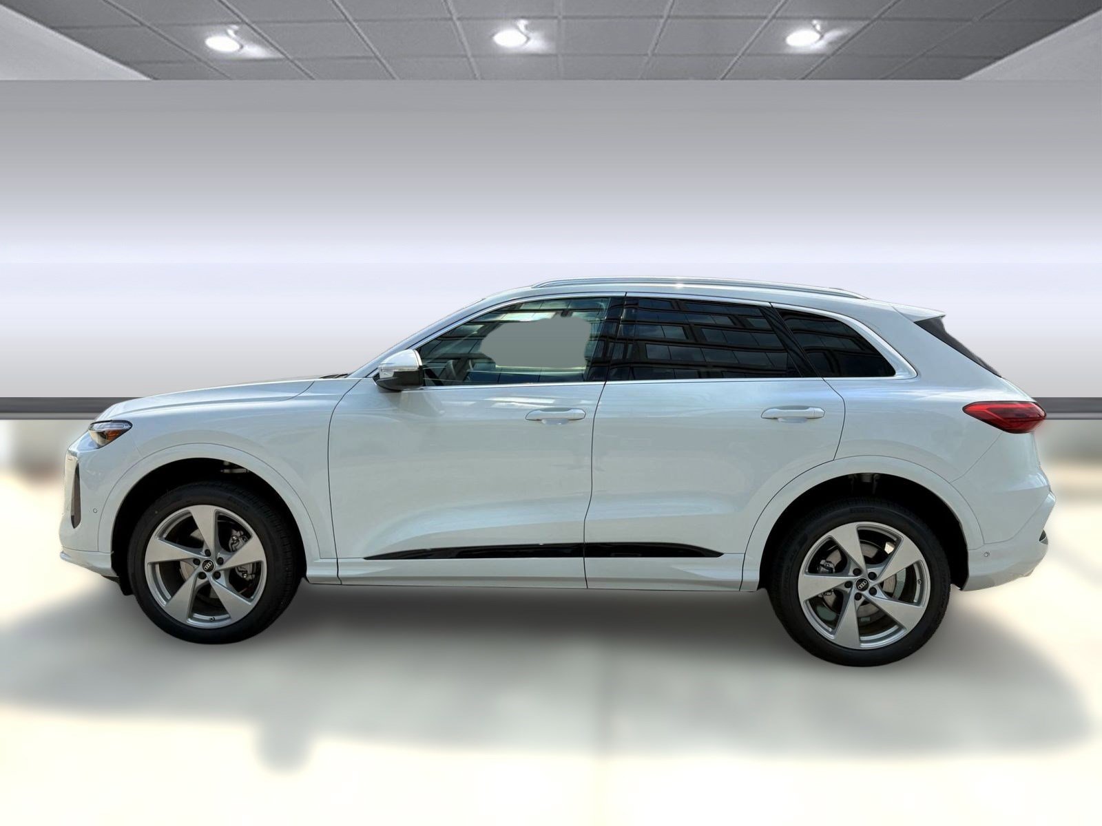 2025 Audi Q5 2.0T Premium Plus photo 2