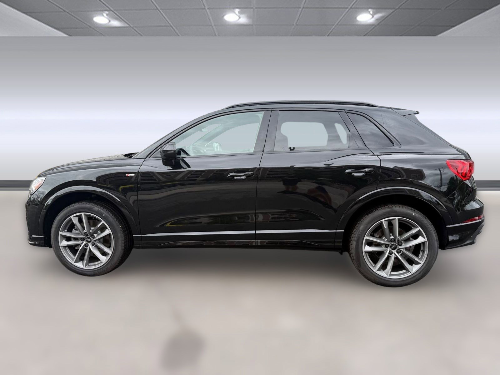 2025 Audi Q3 45 TFSI S line Premium photo 2