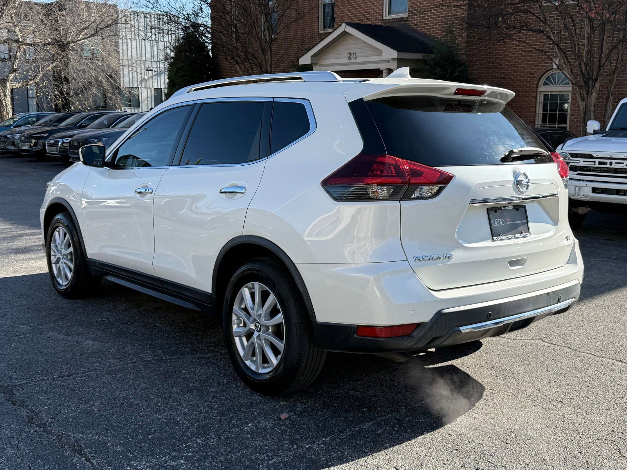 2020 Nissan Rogue SV photo 3