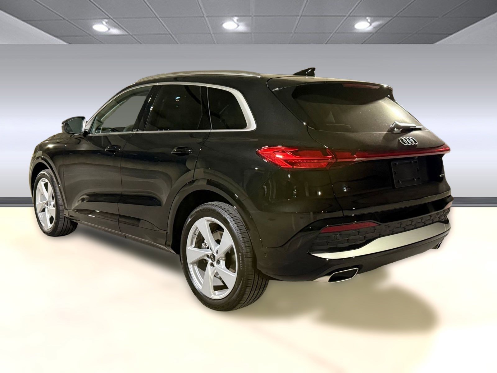 2025 Audi Q5 2.0T Prestige photo 2
