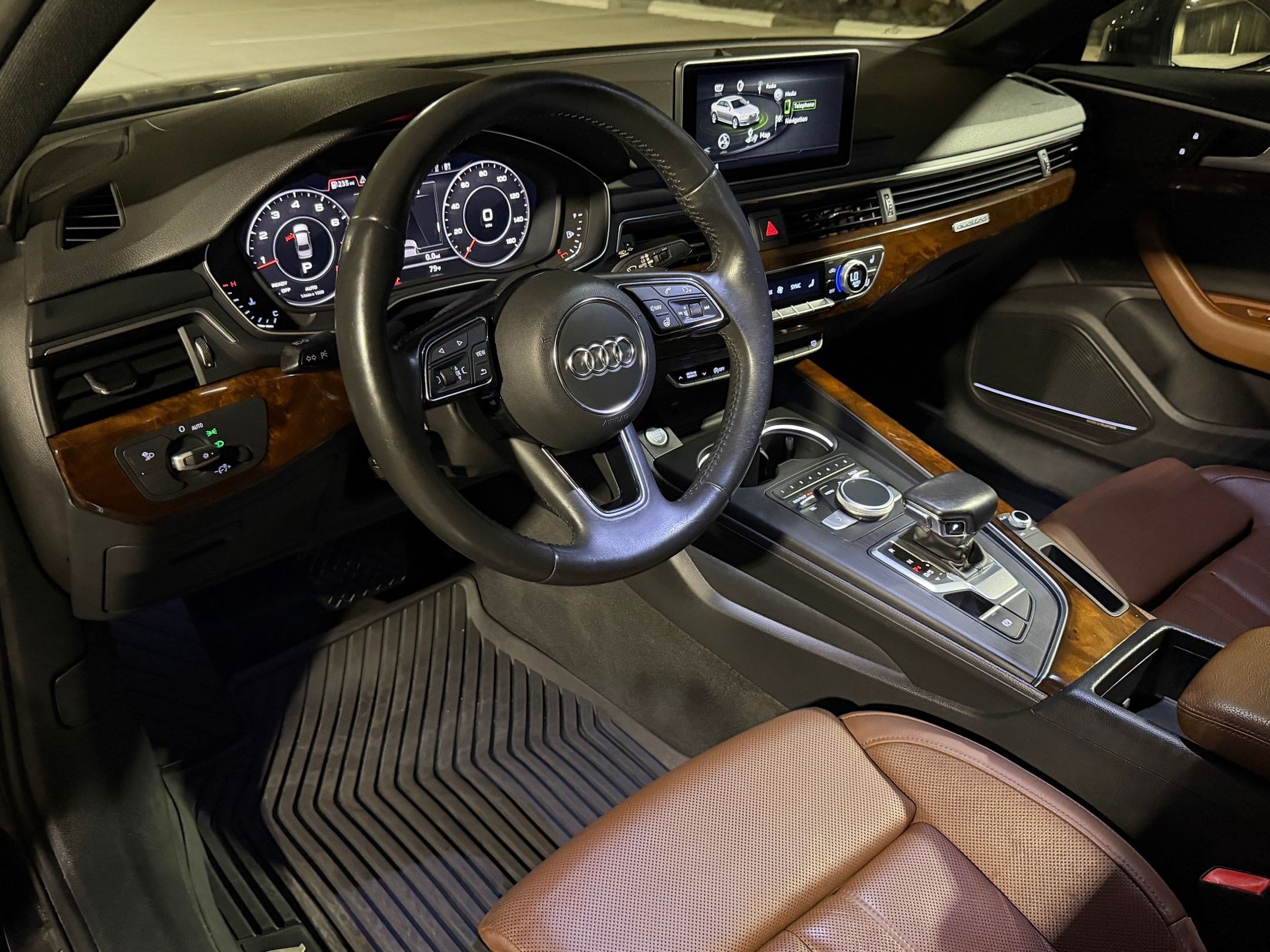 A4 Premium Plus 2.0 TFSI Premium Plus S Tronic Quattro AWD