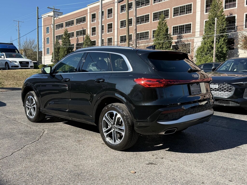 2025 Audi Q5 Premium TFSI photo 2