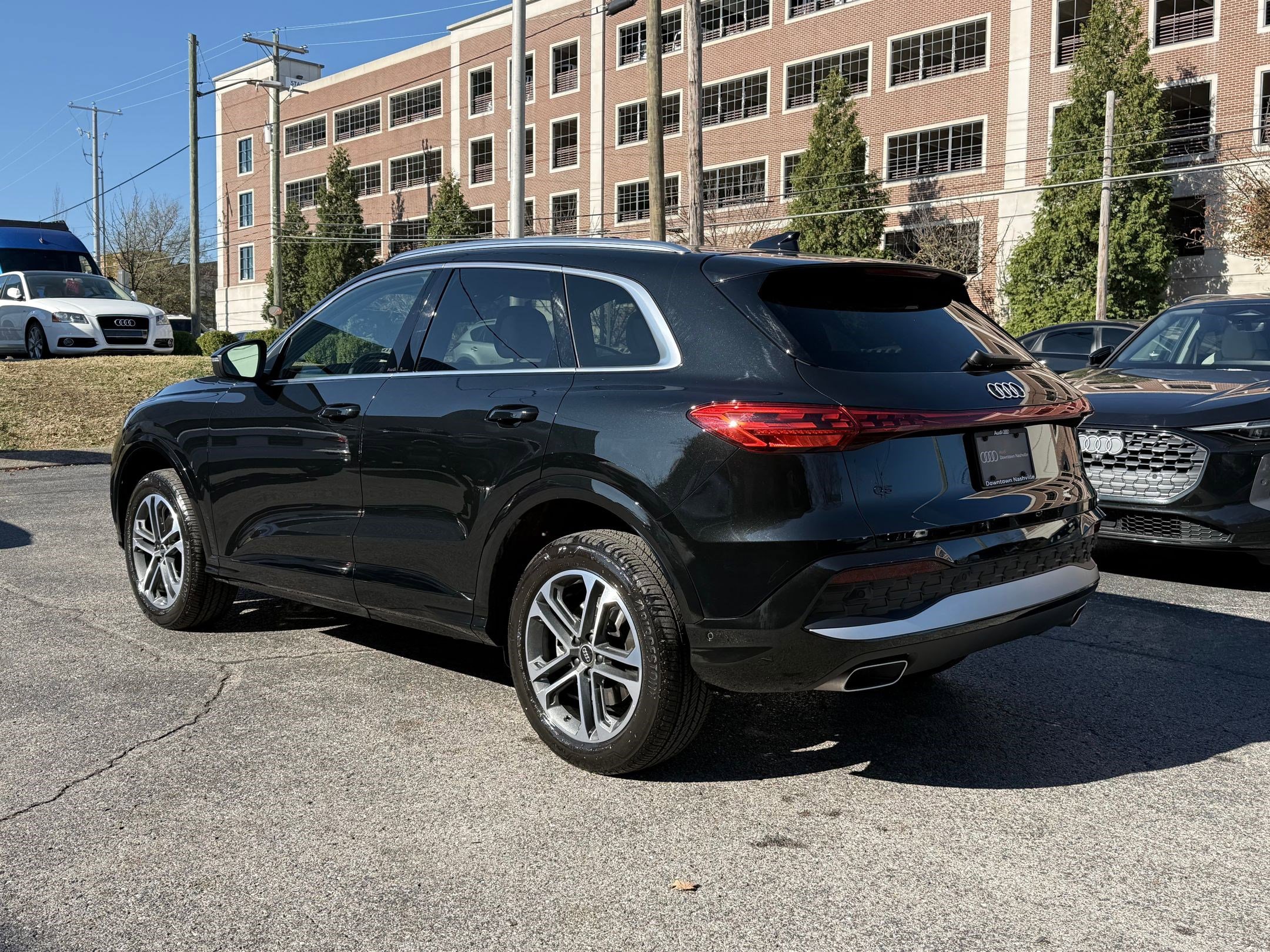 2025 Audi Q5 Premium TFSI photo 2