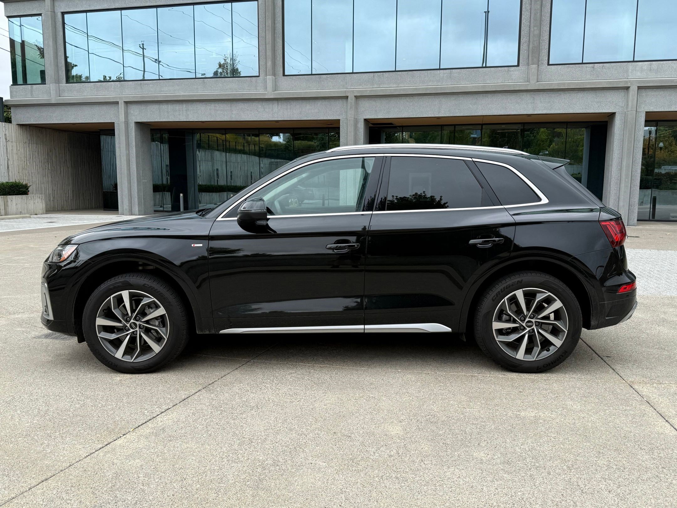 2023 Audi Q5 S line Premium Plus 45 TFSI photo 2