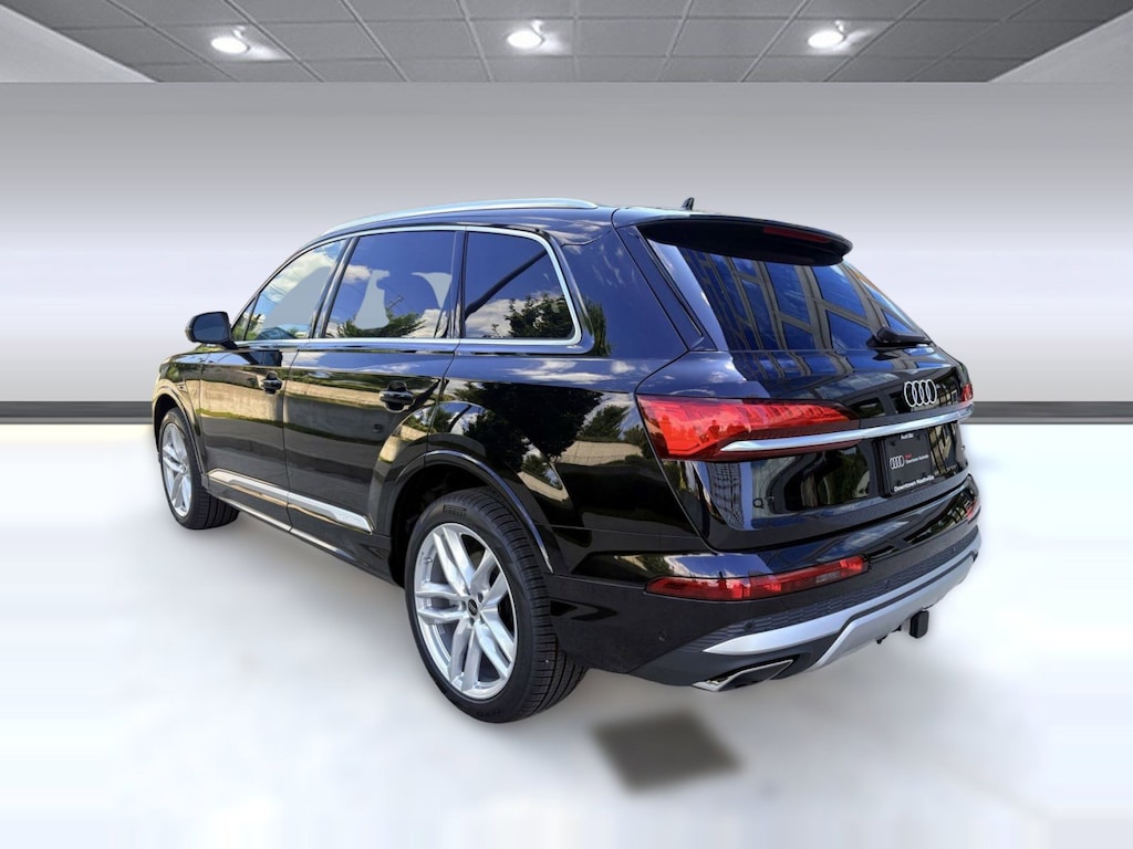 New 2025 Audi Q7 55 Premium Plus SUV