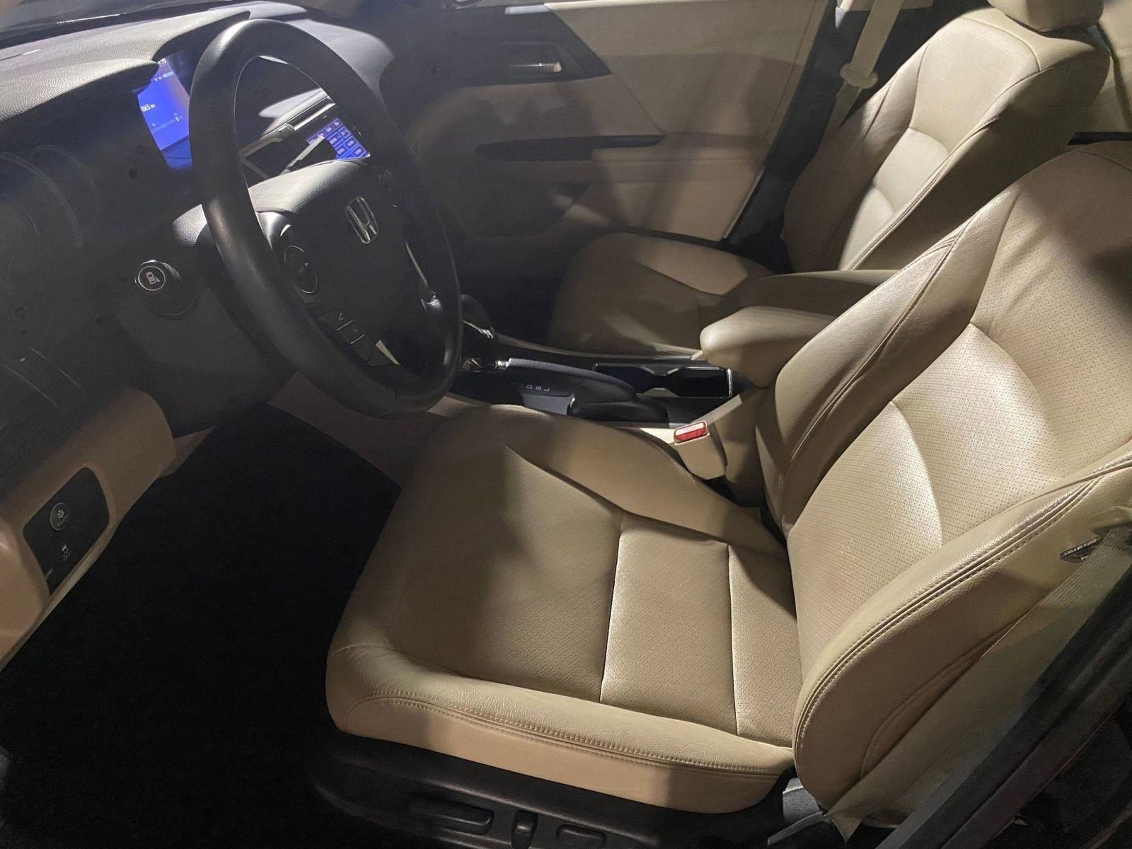 2015 Honda Accord EX-L photo 4