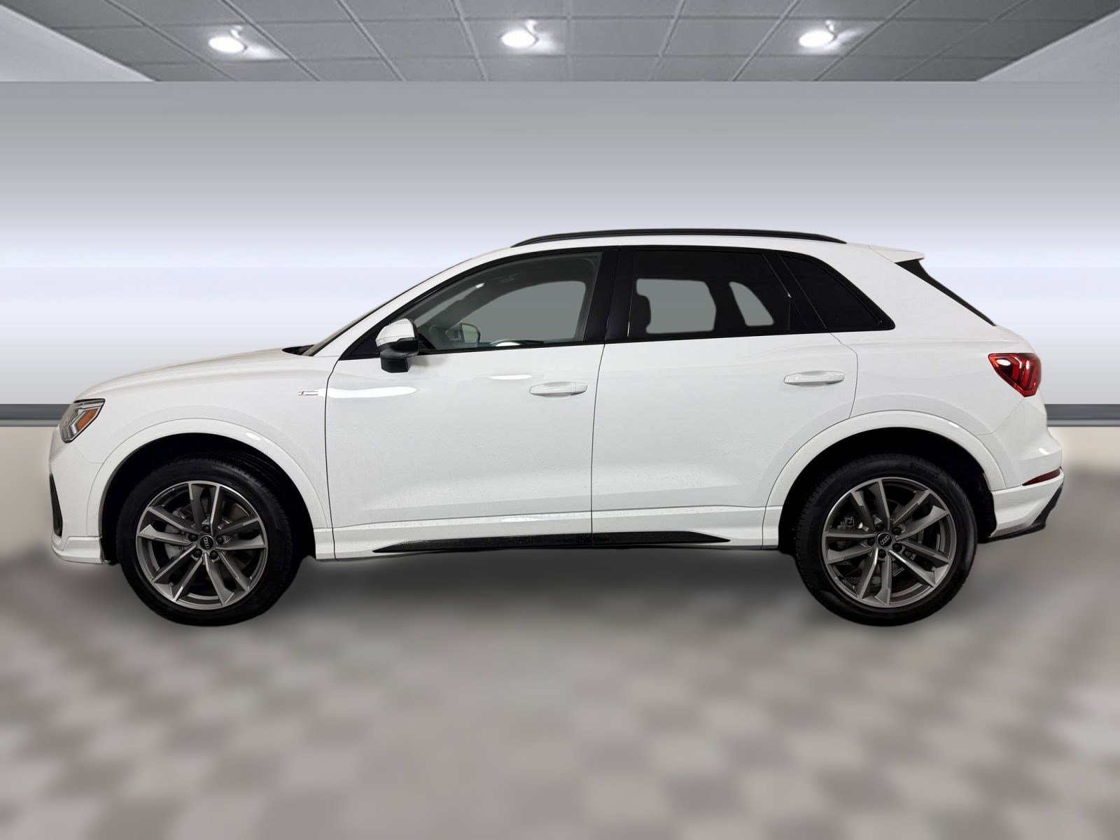 2025 Audi Q3 45 TFSI S line Premium photo 2