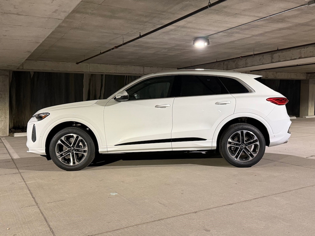 New 2025 Audi Q5 2.0T Premium SUV