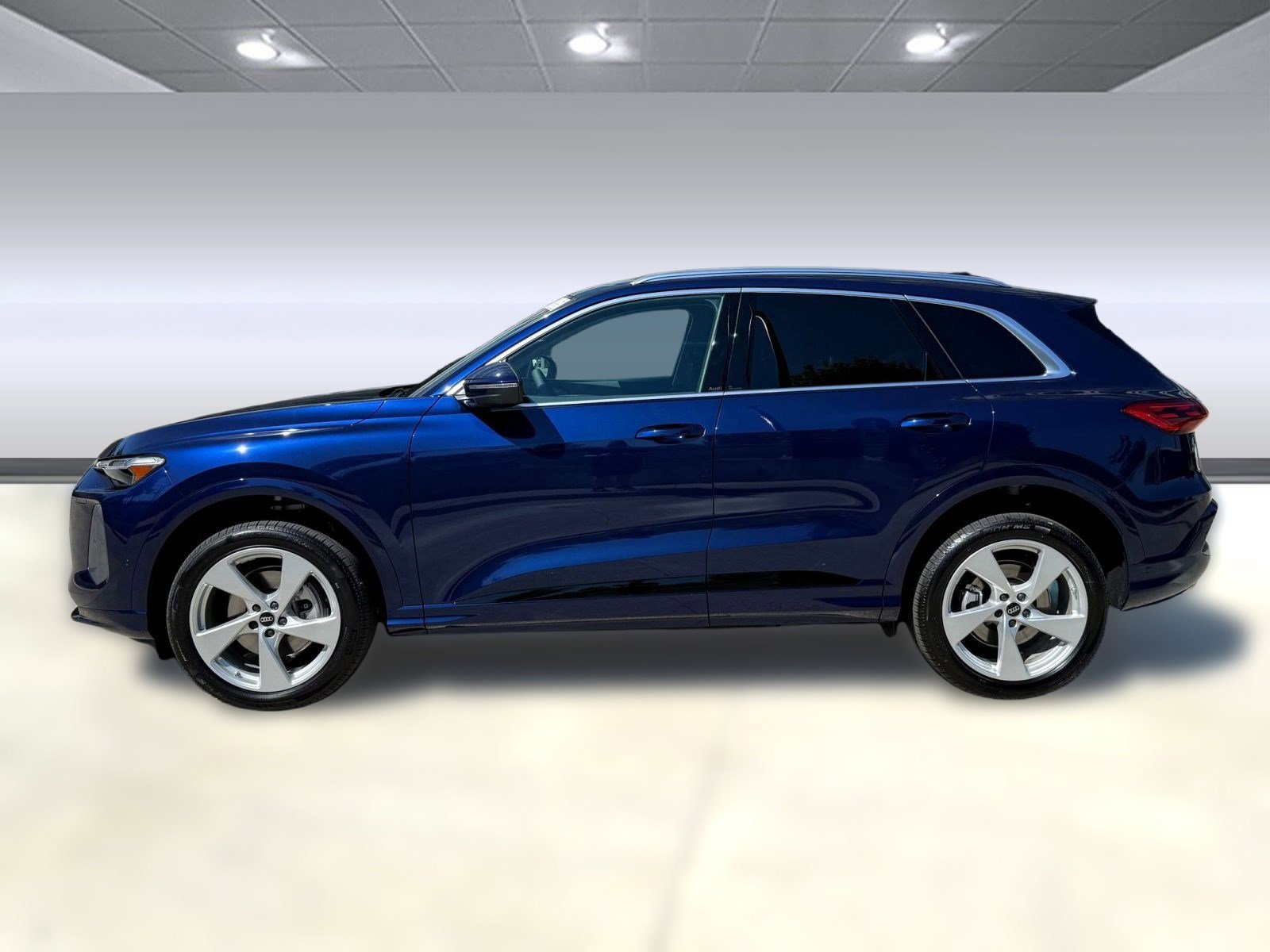 2025 Audi Q5 2.0T Premium Plus photo 2