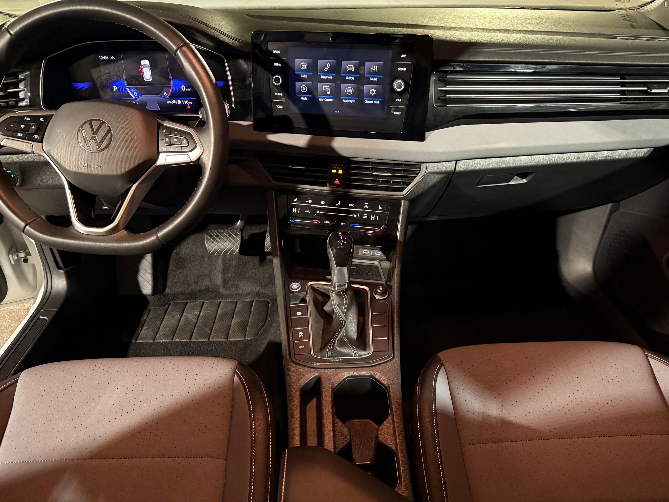 2025 Volkswagen Jetta SE photo 4