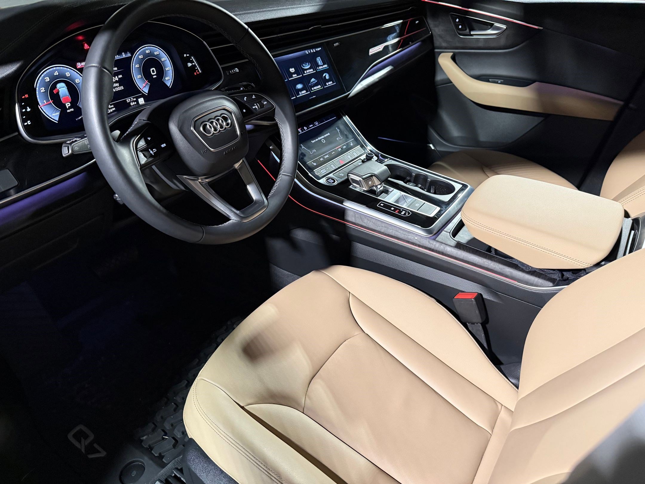 2025 Audi Q7 45 Premium photo 4