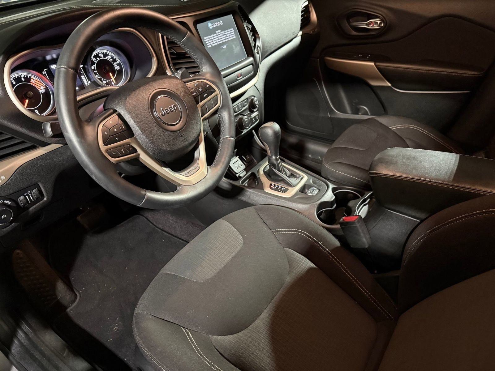 2017 Jeep Cherokee Latitude photo 4