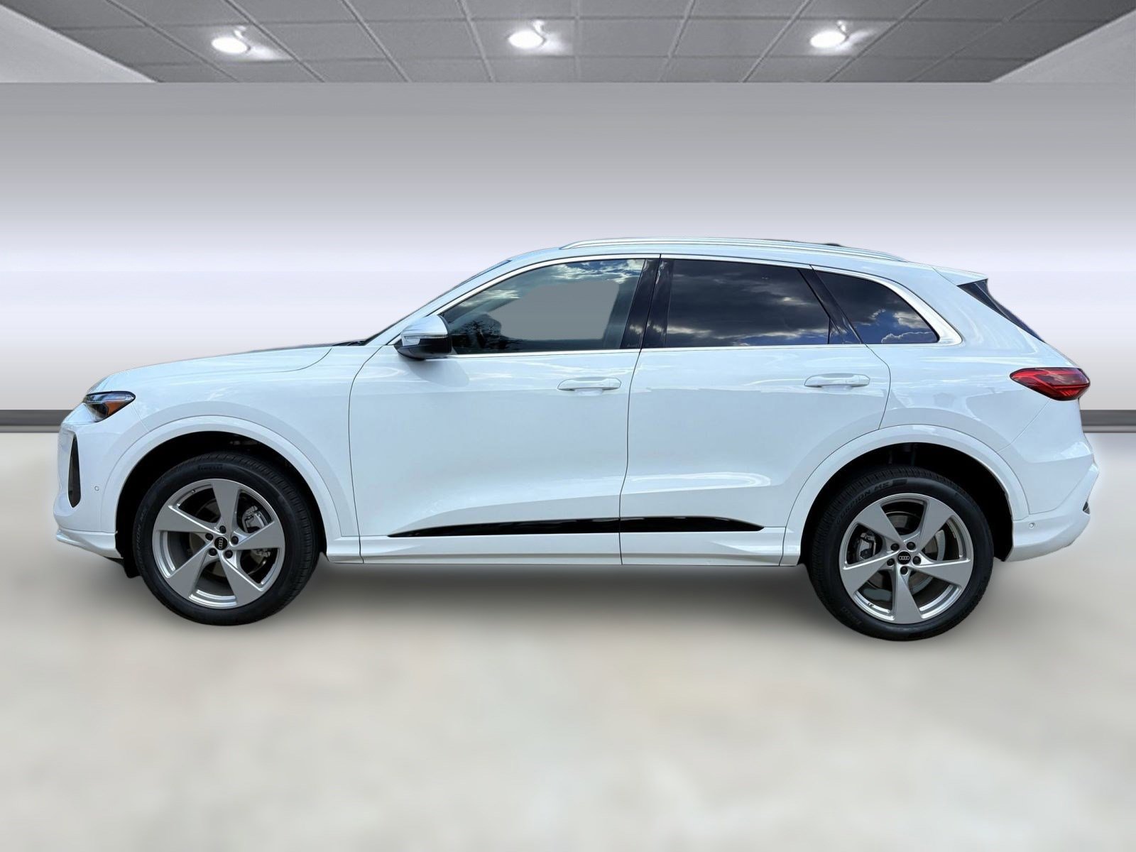 2025 Audi Q5 2.0T Premium Plus photo 2