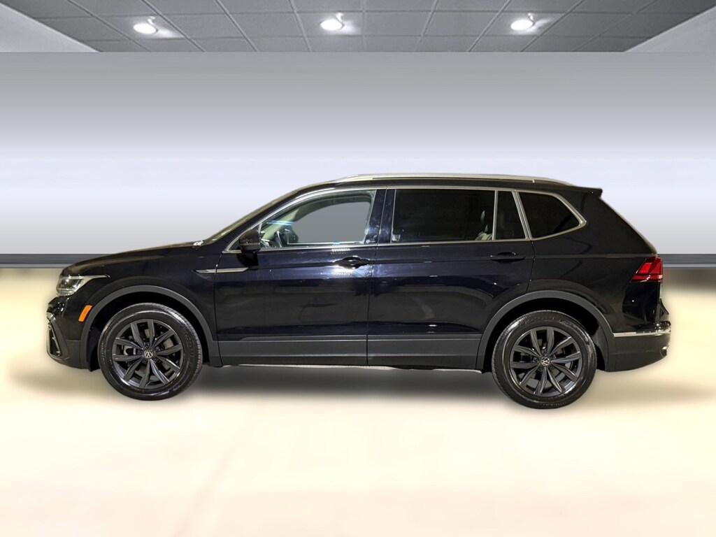 Used 2023 Volkswagen Tiguan SE 2.0T SE FWD