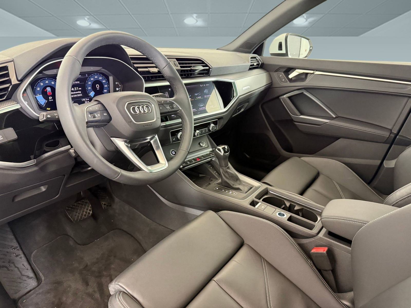 2025 Audi Q3 45 TFSI S line Premium photo 3