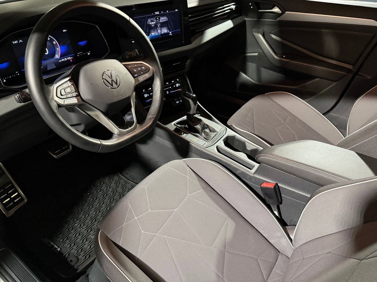 2025 Volkswagen Jetta Sport photo 4