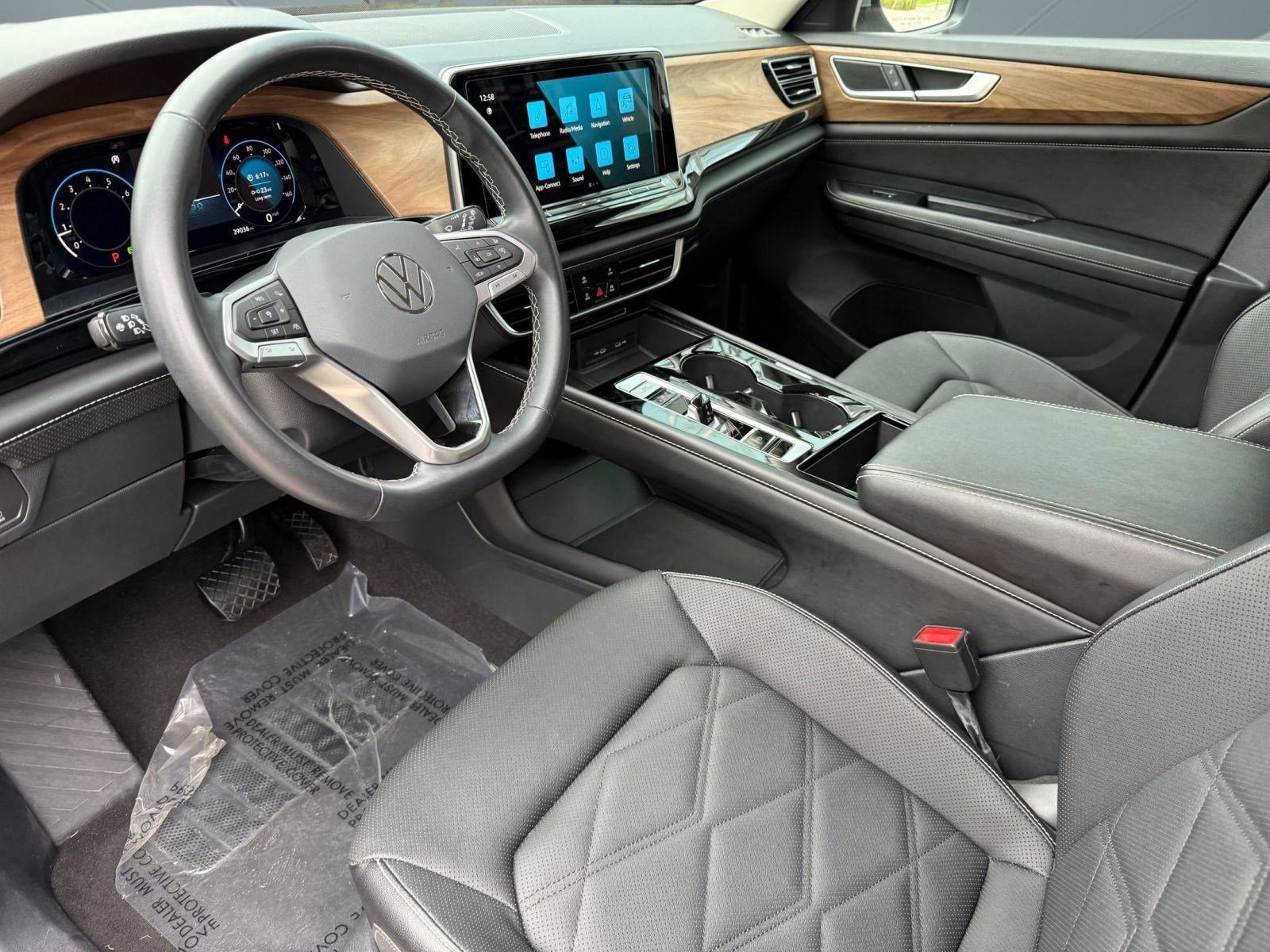 2024 Volkswagen Atlas SE Technology photo 4