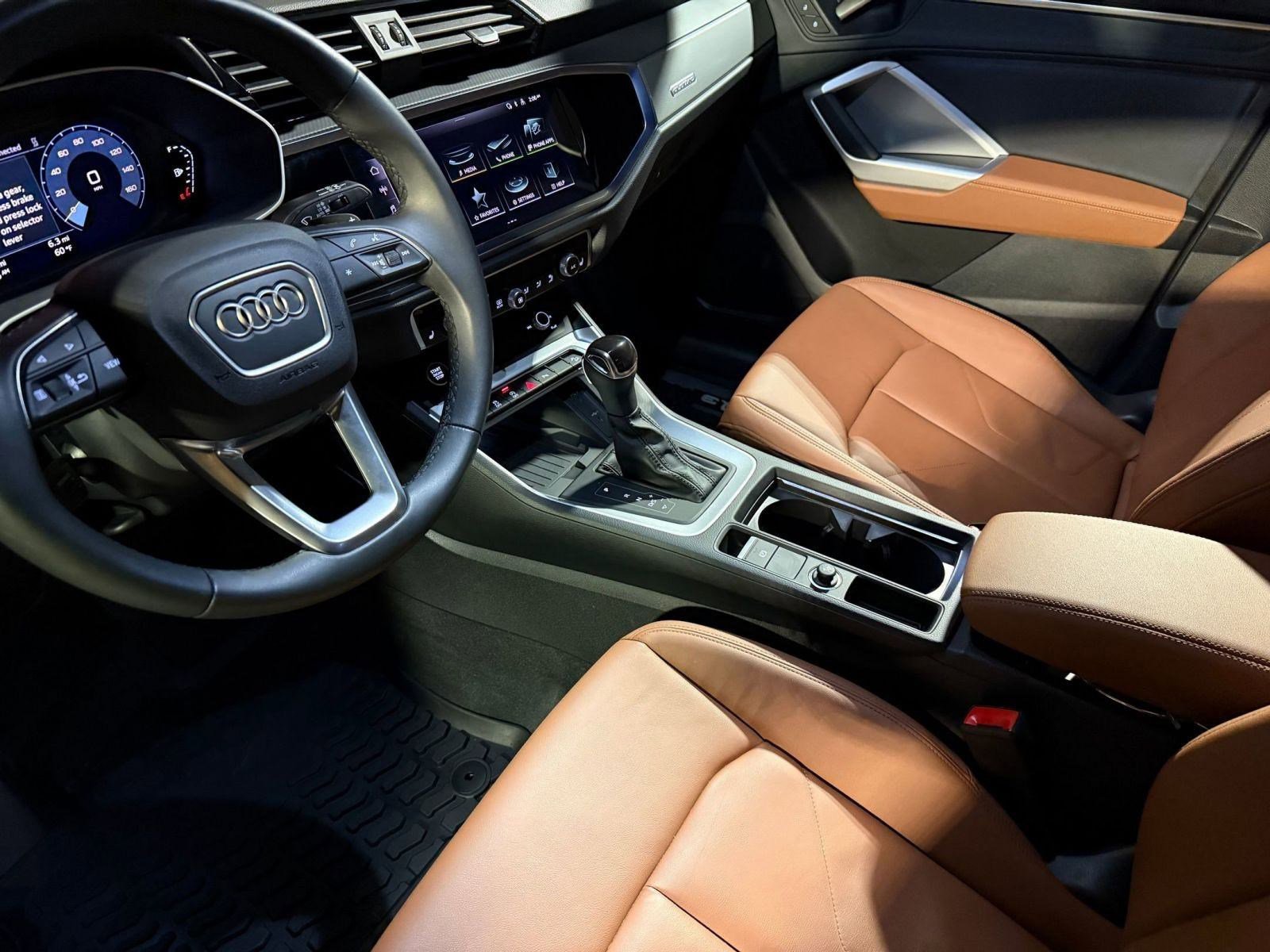 2025 Audi Q3 45 TFSI S line Premium photo 4