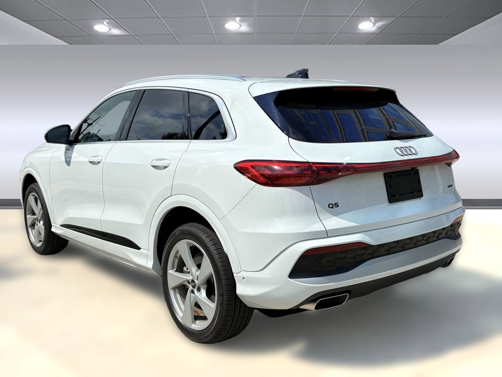 2025 Audi Q5 2.0T Premium Plus photo 3