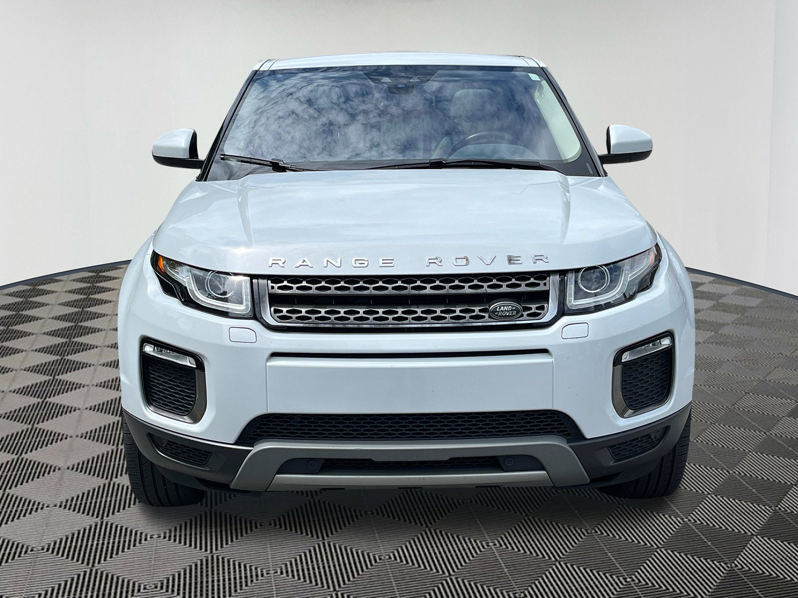 Used 2016 Land Rover Range Rover Evoque HSE with VIN SALVR2BG1GH078809 for sale in Brentwood, TN