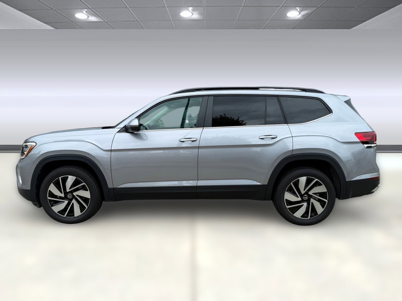 2024 Volkswagen Atlas SE Technology photo 2