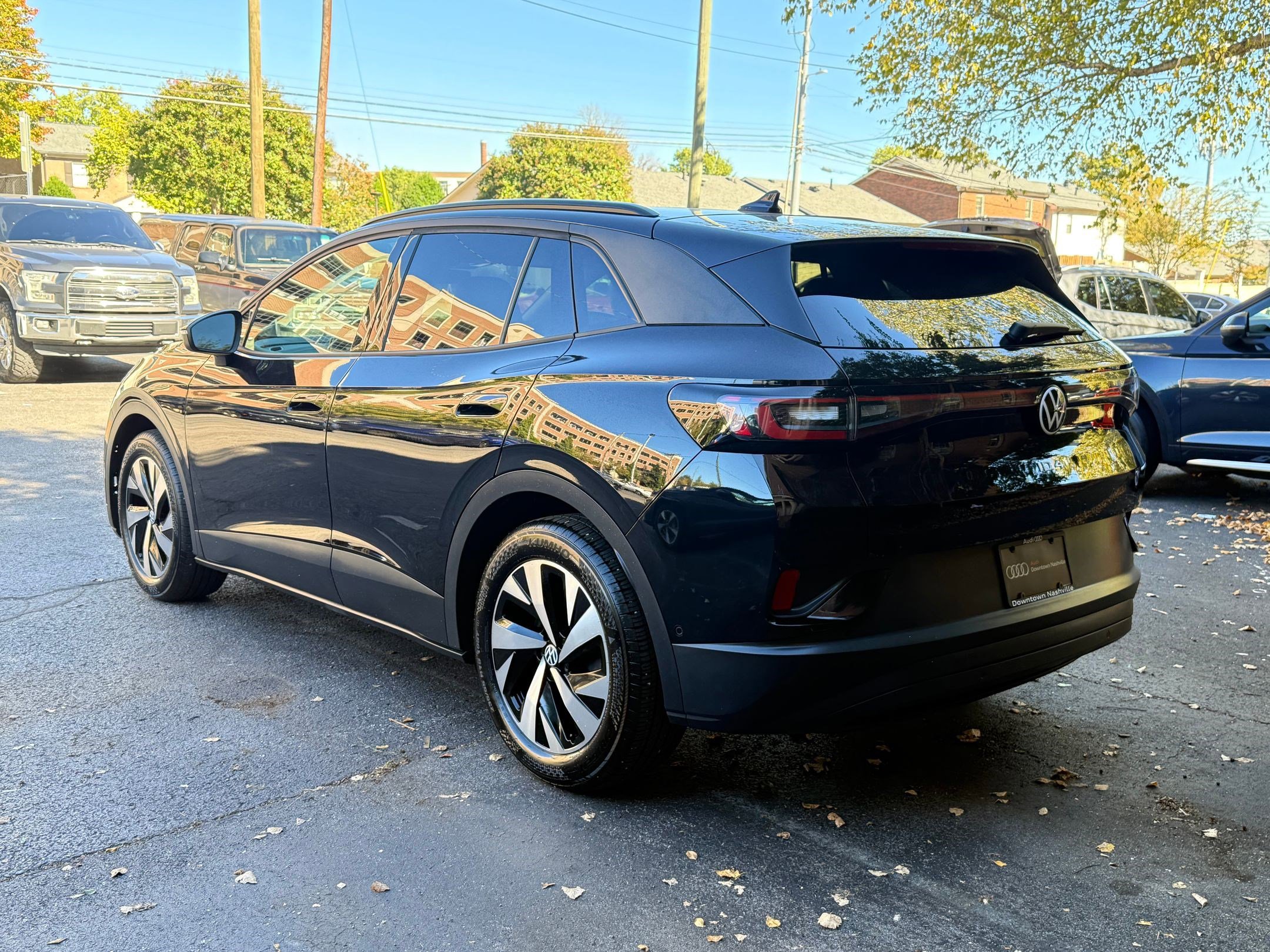 2024 Volkswagen ID.4 Standard photo 3