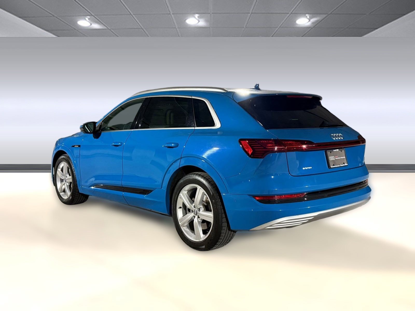 2019 Audi e-tron Premium Plus photo 3