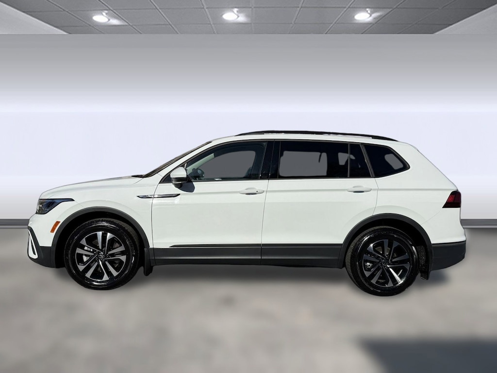 2024 Volkswagen Tiguan S photo 2