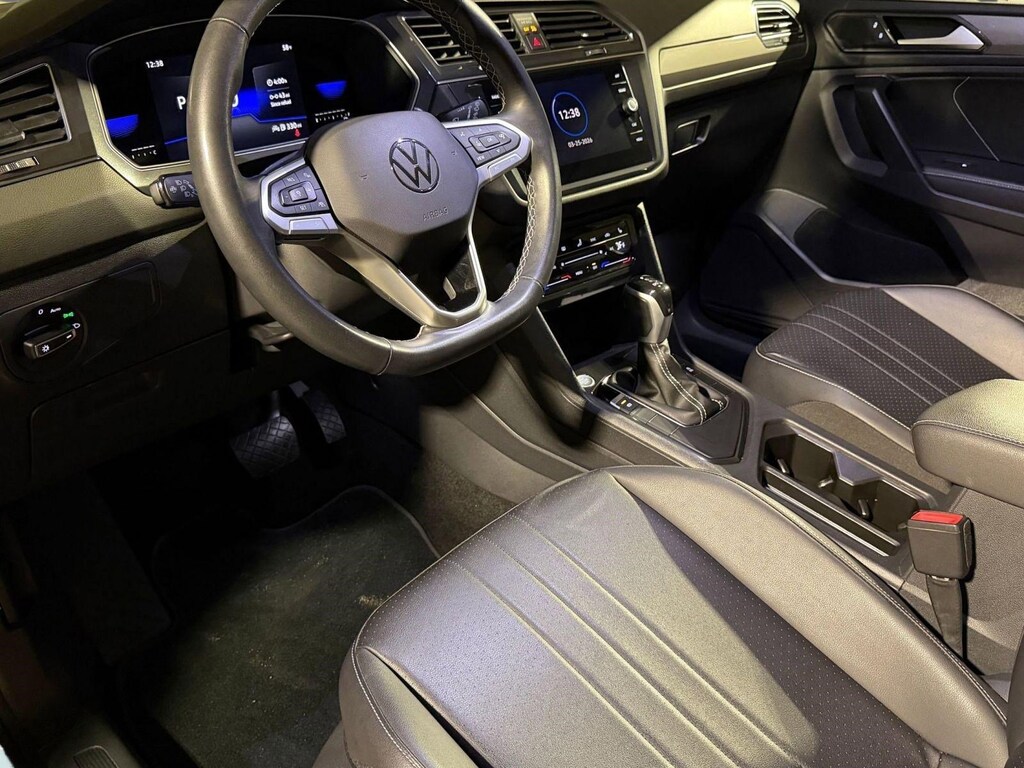 Used 2023 Volkswagen Tiguan SE 2.0T SE FWD