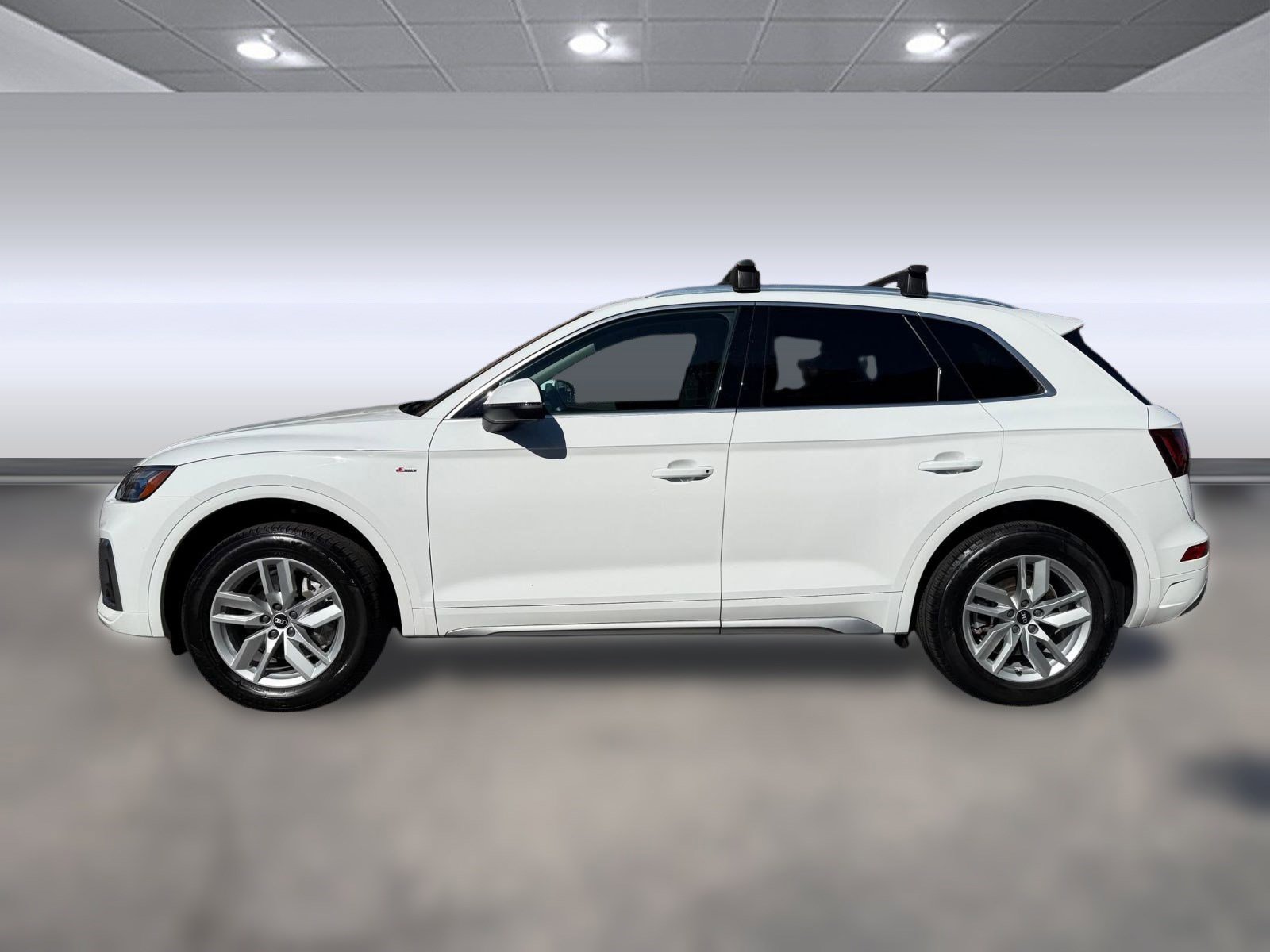 2022 Audi Q5 S line Premium 45 TFSI photo 2