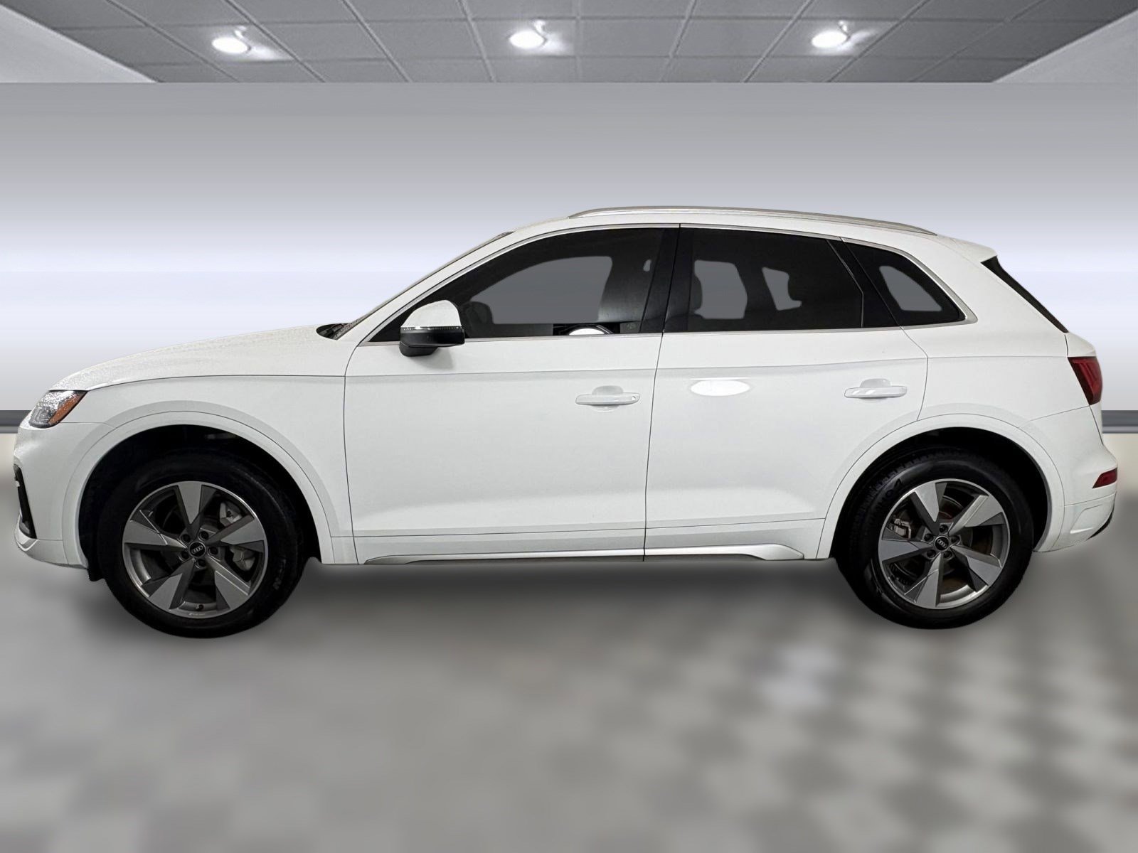 2023 Audi Q5 Premium 40 TFSI photo 2