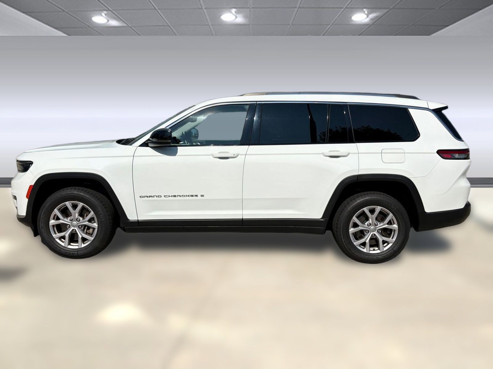 2022 Jeep Grand Cherokee Limited photo 2