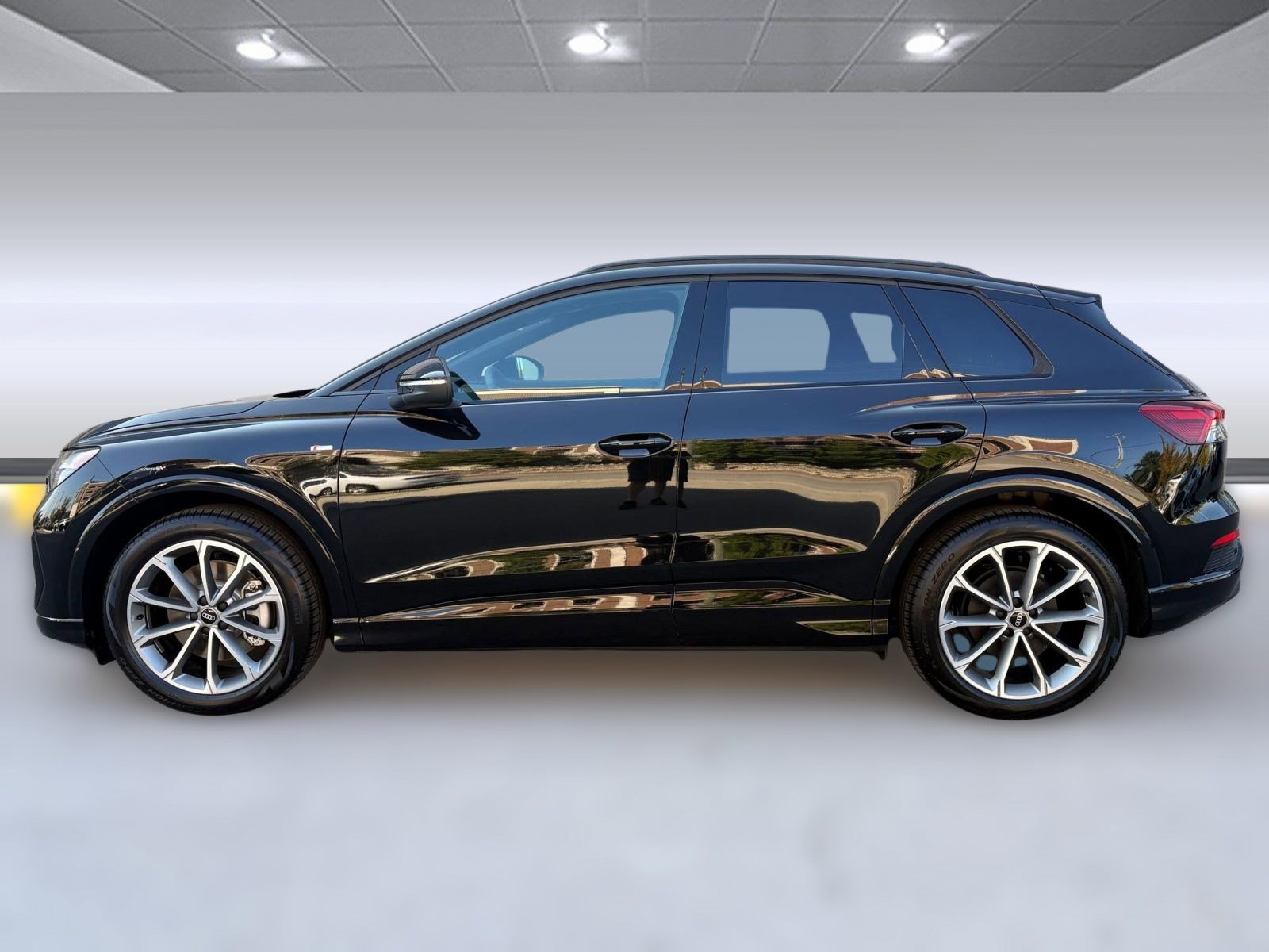 2026 Audi Q4 E-tron 55 Premium photo 2