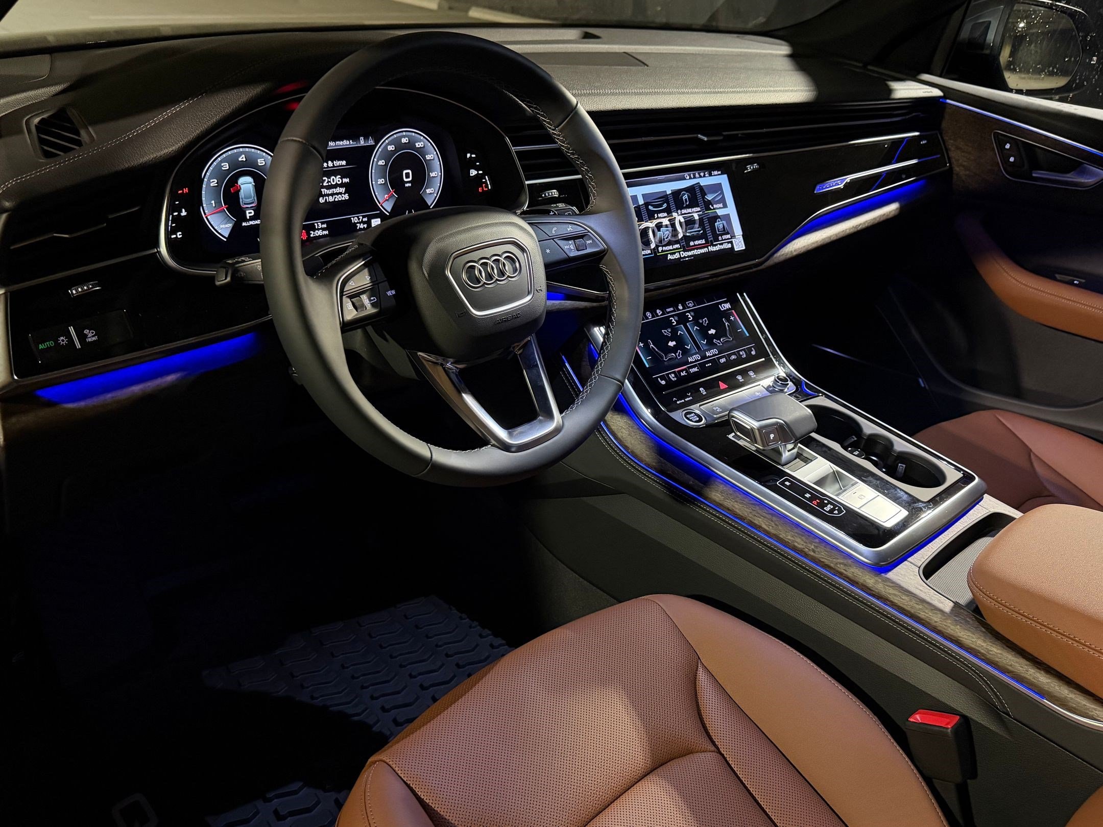 Q8 Premium Plus SUV