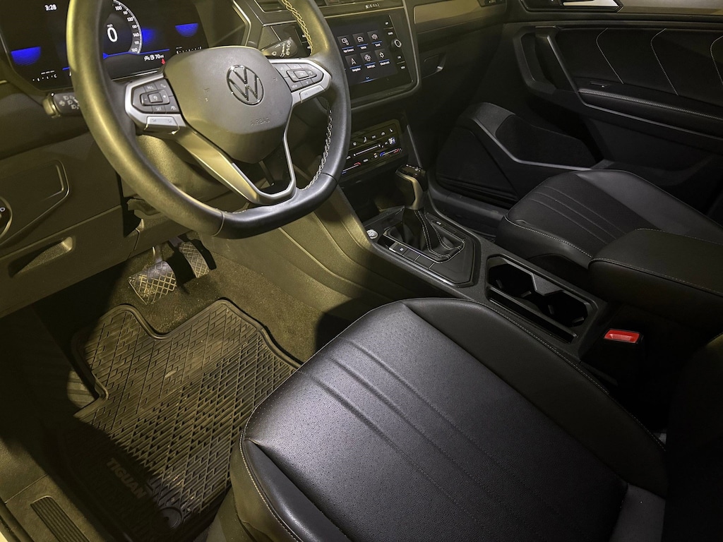 Used 2023 Volkswagen Tiguan SE 2.0T SE FWD