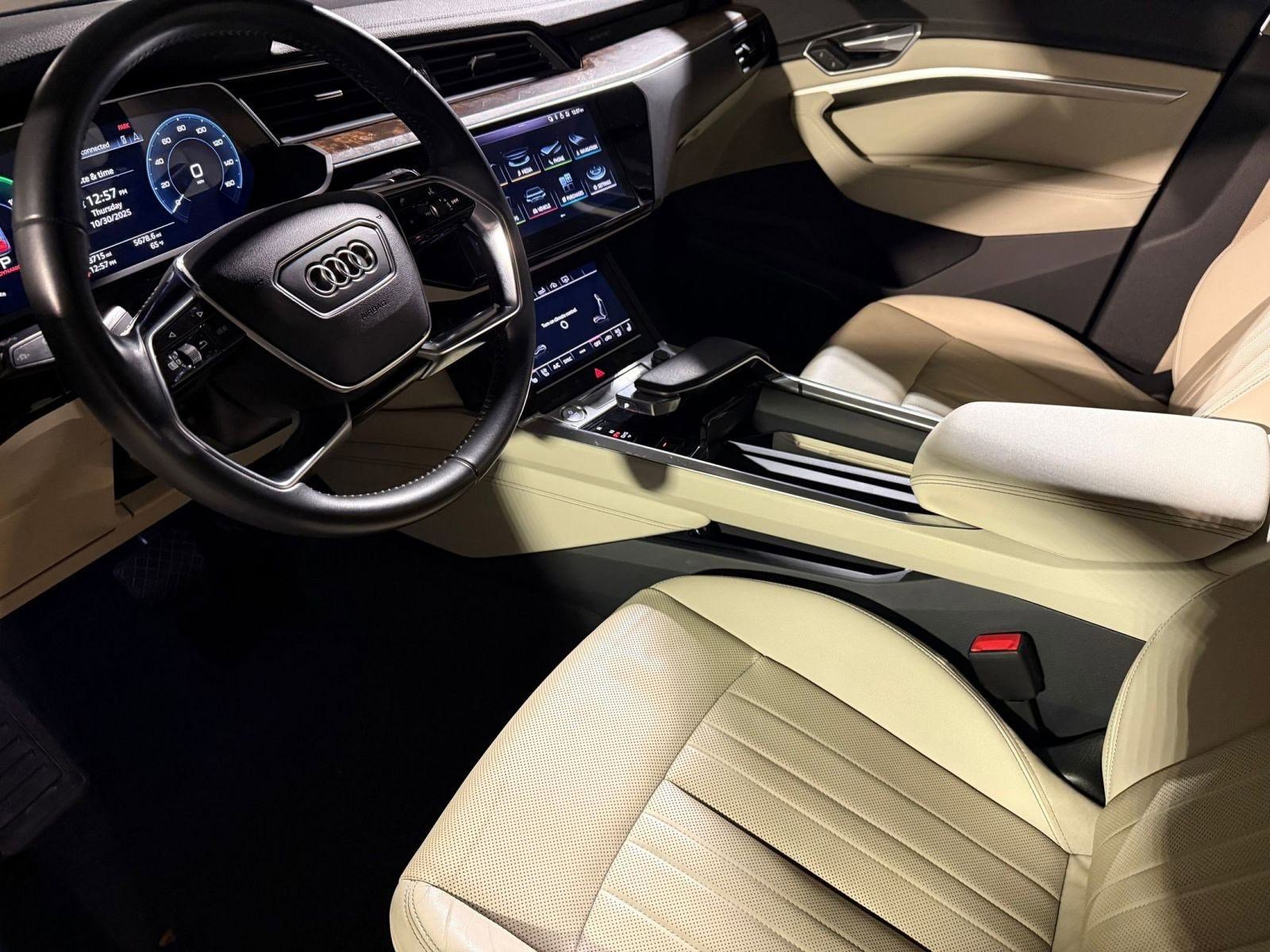 2019 Audi e-tron Premium Plus photo 4