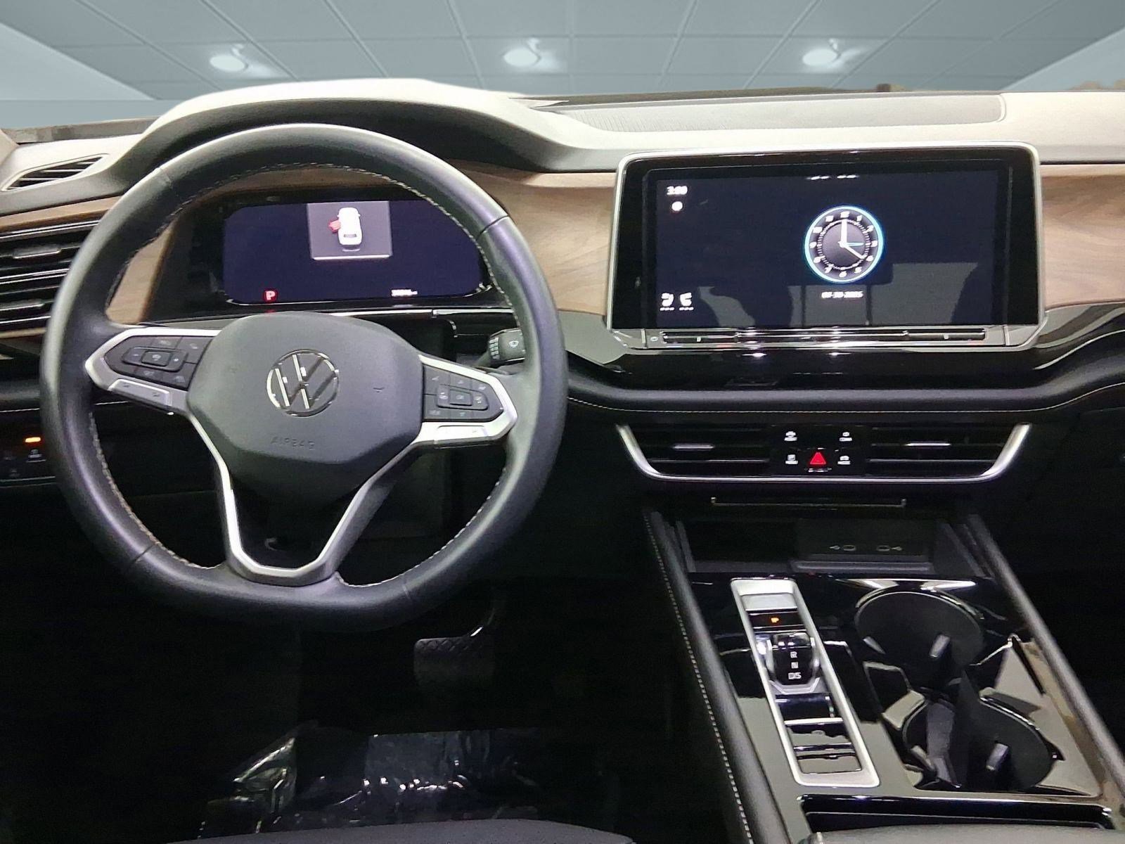2024 Volkswagen Atlas SE Technology photo 4