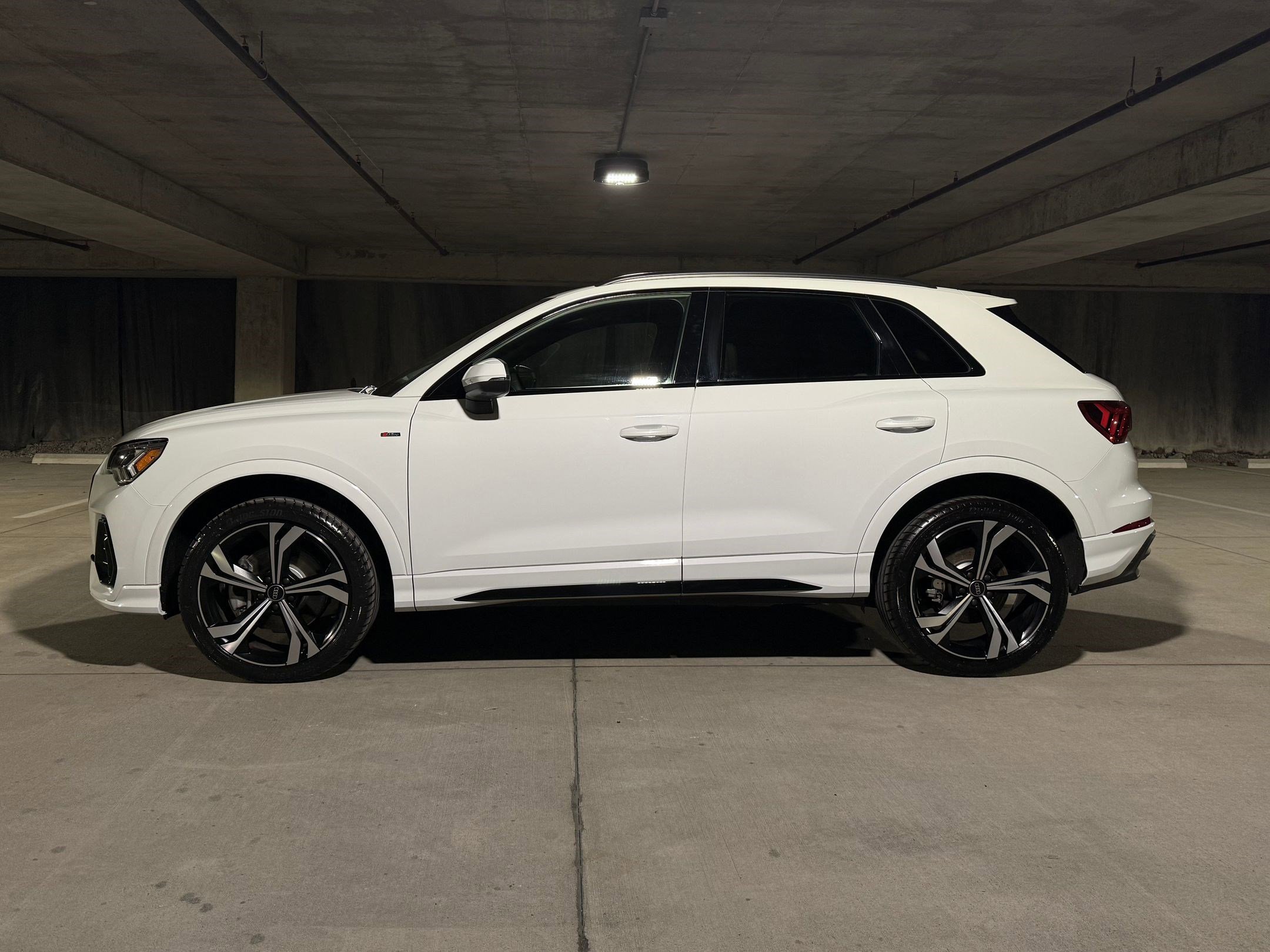 2024 Audi Q3 S line Premium Plus 45 TFSI photo 2