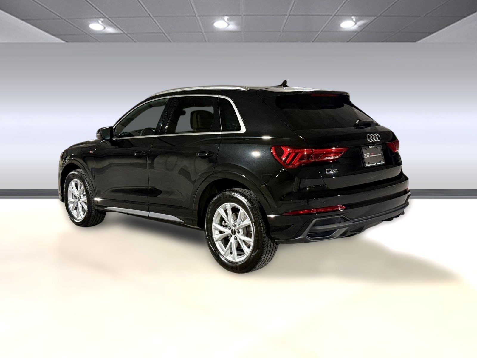 2025 Audi Q3 45 TFSI S line Premium photo 3