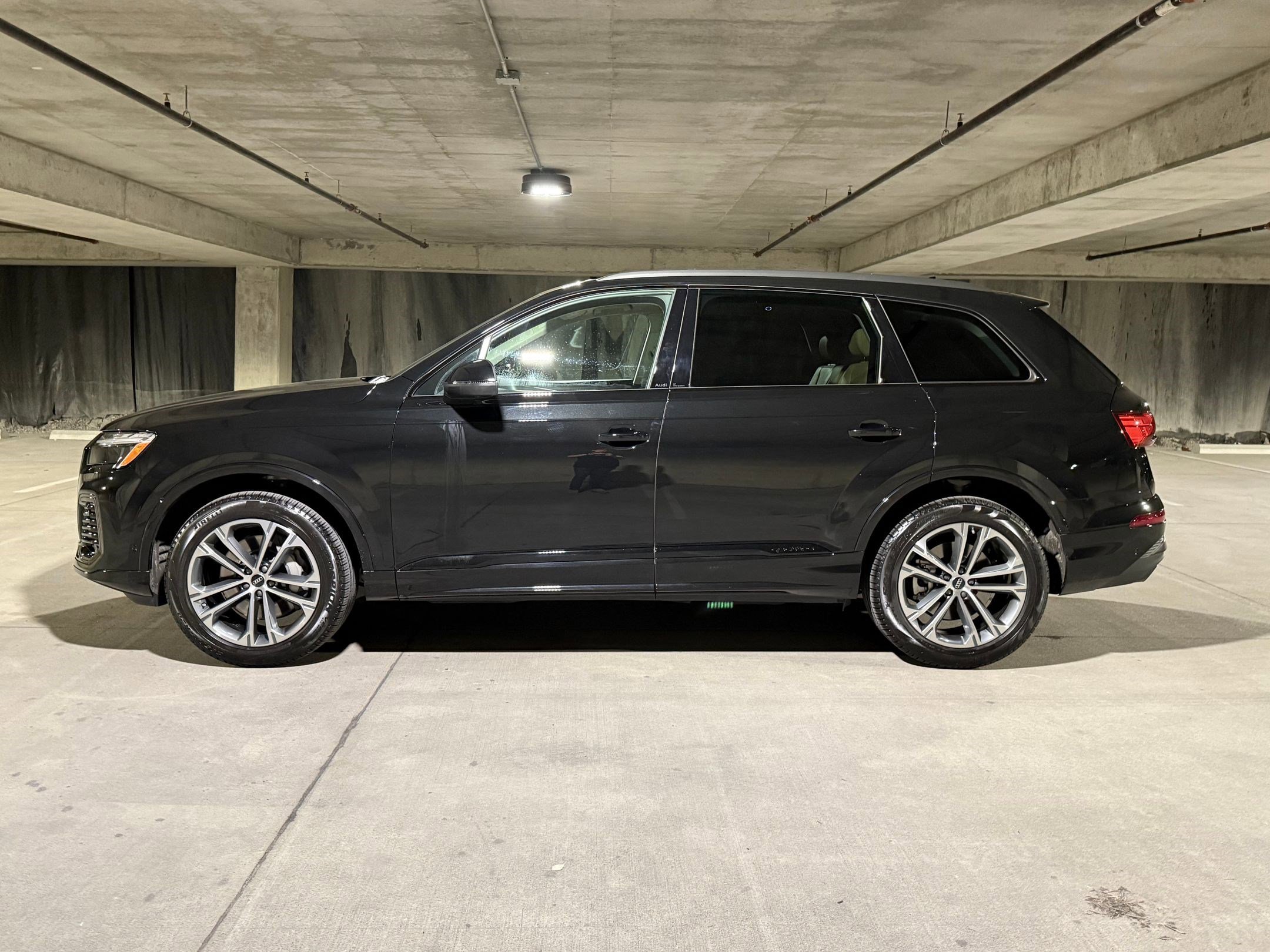 2025 Audi Q7 45 Premium photo 2