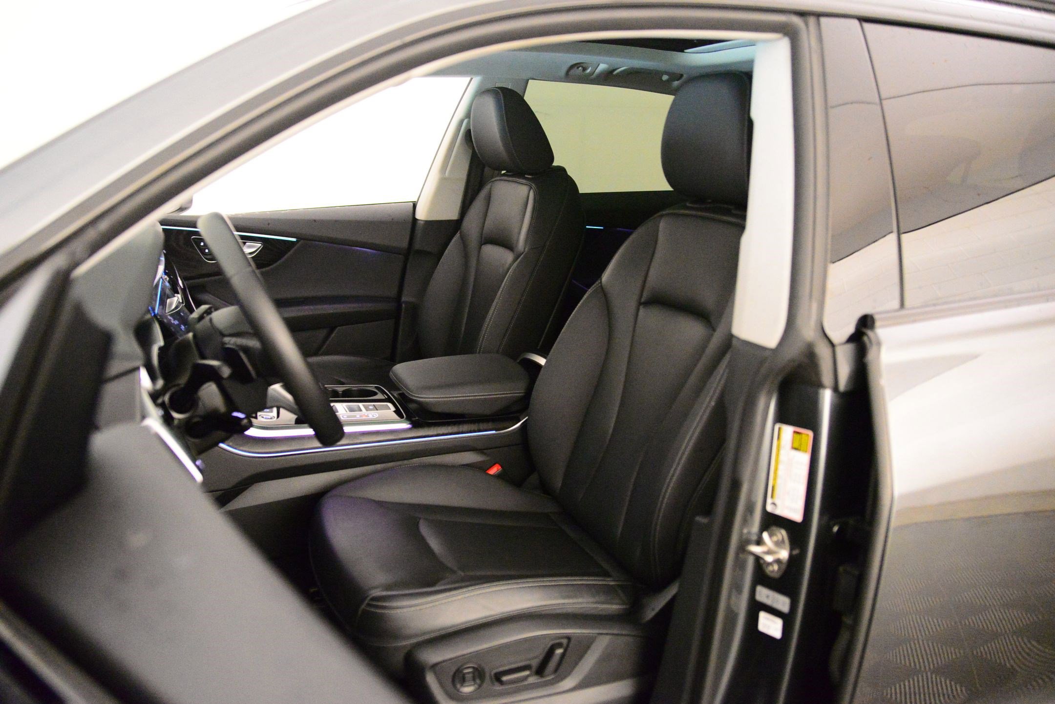 2022 Audi Q8 55 Premium Plus photo 4