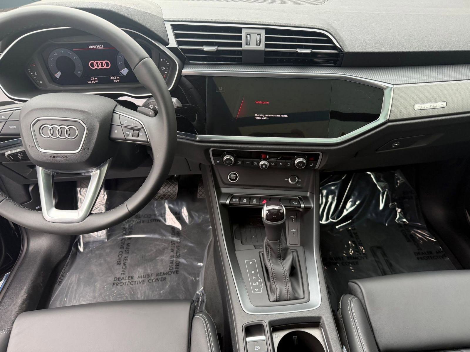 2025 Audi Q3 45 TFSI S line Premium photo 4