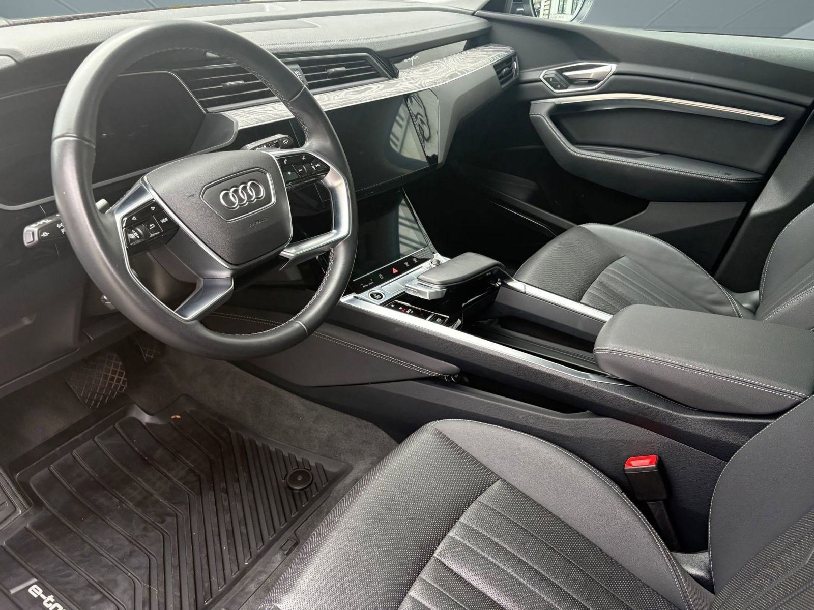 2022 Audi e-tron Premium Plus photo 4